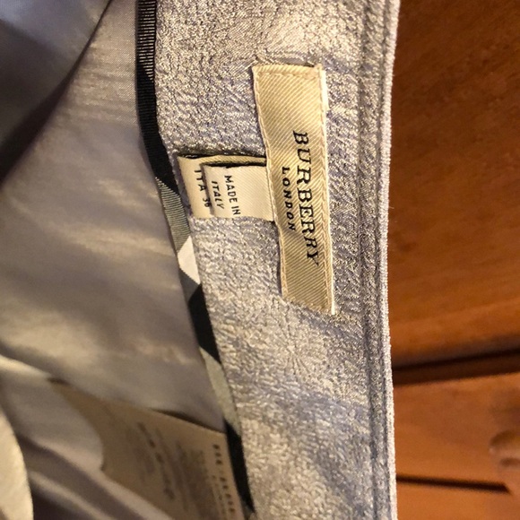Burberry silver skirt - Picture 2 of 3